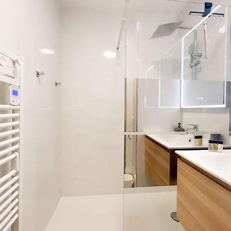 2-room Sea Swimming Pool Air Conditioning Parking דירה Théoule-sur-Mer
